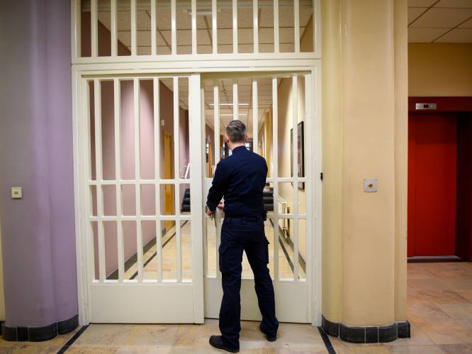Gedetineerde (35) gijzelt celgenoot in Gentse gevangenis: “Hij dreigde hem te verwonden als er iemand binnenkwam”