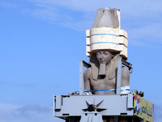 12 meter hoog, meer dan 80 ton en 3000 jaar oud: Egypte verhuist beeld van Ramses II naar museum