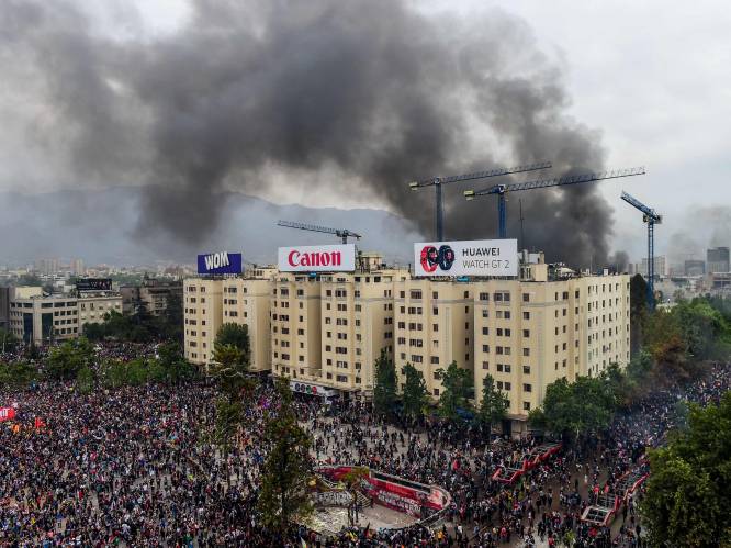 Nieuwe protesten in Chili, grote brand in universiteit