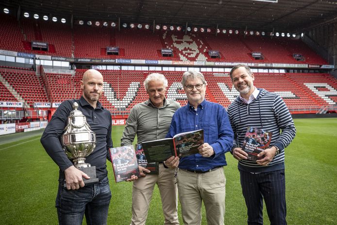 Hamburger slogan verraad Hoe PSV twintig jaar geleden de bekerfinale op een ontluisterende manier  verloor van FC Twente: 'Spelers liepen lachend naar de stip' | PSV | bd.nl