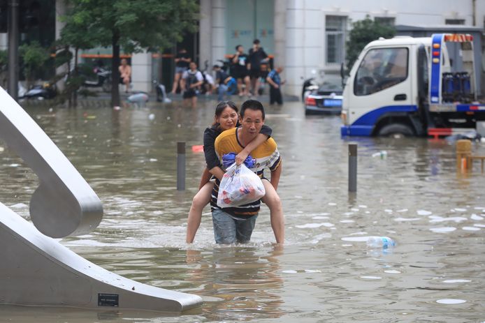 Beelden uit het zwaar getroffen Zhengzhou.