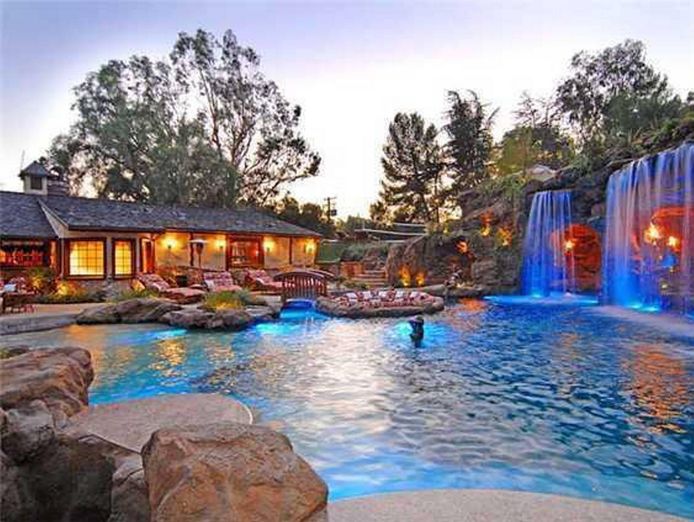 De villa van de rapper in Hidden Hills, Los Angeles.