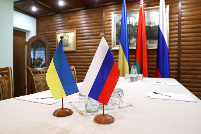 Onderhandelaars van Oekraïne en Rusland gingen al verschillende keren samen aan tafel zitten in Wit-Rusland.