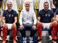 Didier Deschamps, met links Antoine Griezmann en rechts Kylian Mbappé.