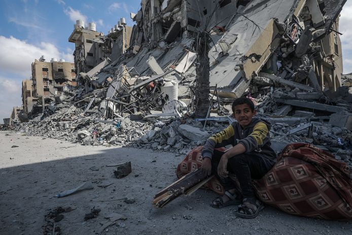 TERUGLEZEN GAZA. Israël belegert opnieuw twee ziekenhuizen in ...