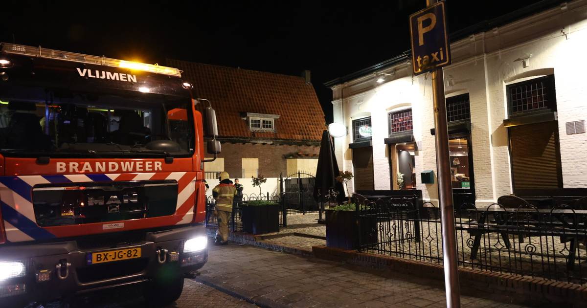 Keukenbrand bij De Ster in Nieuwkuijk, medewerker loopt brandwonden op bij bluswerkzaamheden - BD.nl