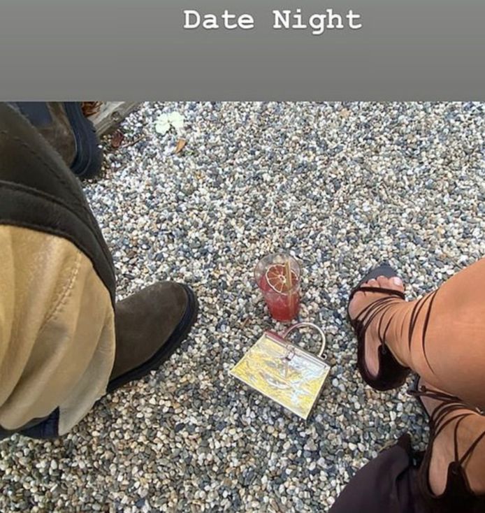 Kim Kardashian deelde deze foto van een 'date night' met Kanye in haar Instagram Stories.