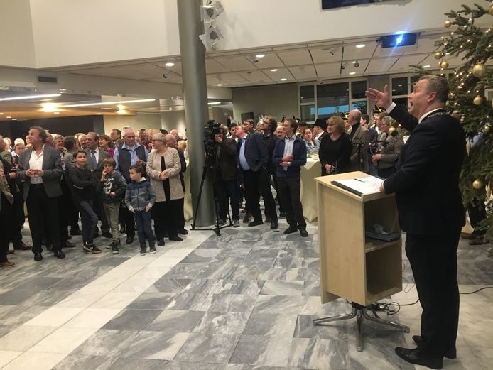 Burgemeester Mark van Stappershoef van Goirle blikt terug en kijkt vooruit tijdens zijn nieuwjaarstoespraak.