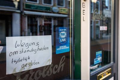 Café in Steenwijk moet twaalf weken dicht omdat uitbater zelf aan het bier zat: ‘Ik drink helemaal n