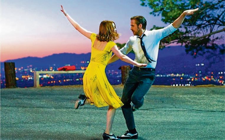 Emma Stone en Ryan Gosling in La La Land Beeld rv