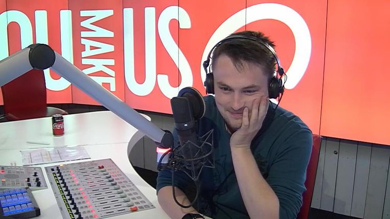 Maarten Vancoillie moet volledig naakt na verloren ...