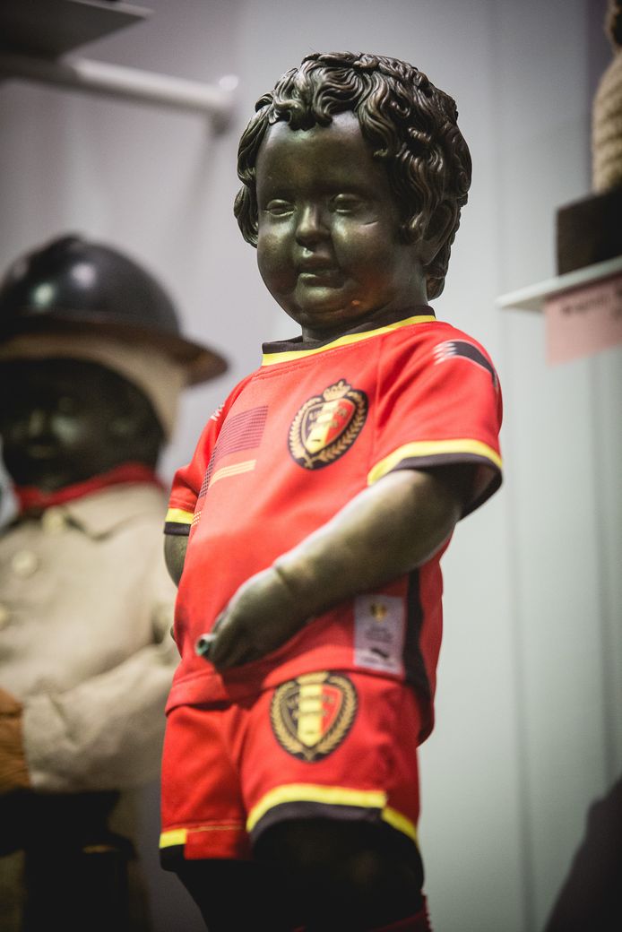 kostuums-manneken-pis-vanaf-nu-te-bewonderen-in-museum-binnenland