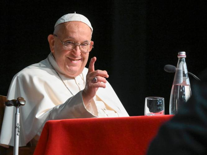 Paus zou opnieuw homofobe uitspraken hebben gedaan: “Er hangt een sfeer van ‘flikkerigheid’ in het Vaticaan”