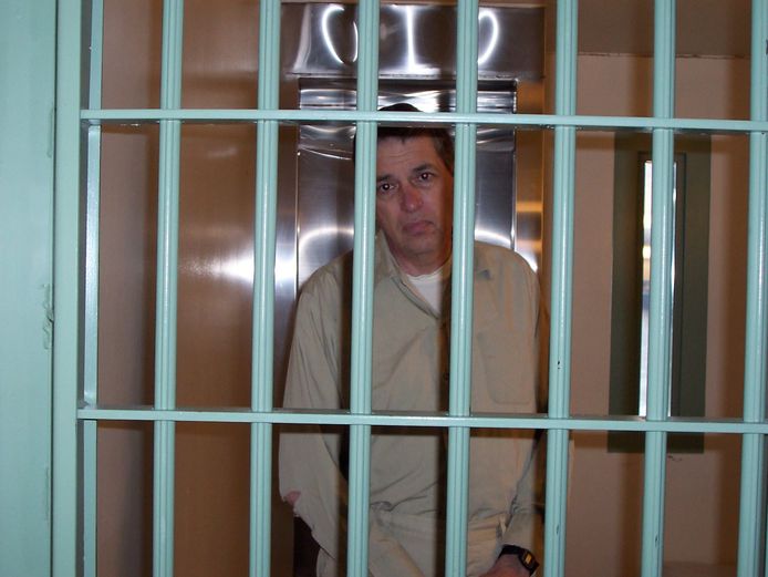 Dubbelagent Robert Hanssen na zijn arrestatie op 18 februari 2001.