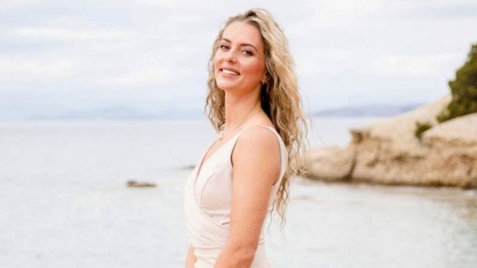 Madieke uit 'De Bachelor'. Ze kreeg de laatste roos van Fabrizio, maar de relatie bleef niet duren.