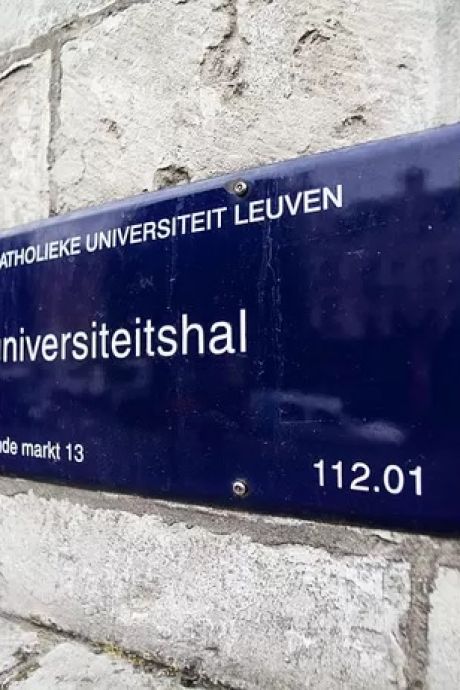 Treize étudiants de la KU Leuven sanctionnés après un baptême: “Un nouveau drame a été évité de justesse”