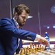 Schaaktop speelt online zonder tegenstander te zien