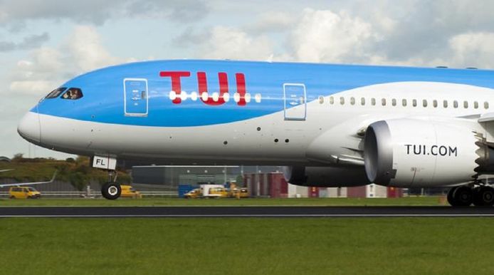 Het reserveonderdeel voor het toestel, een Boeing 787-8 Dreamliner, was niet voorradig op het Caribische eiland en moet vanuit Londen via Nederland worden ingevlogen.