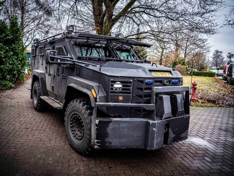 Is het een beest, een stormram, een fort? Nee, het is de Bearcat: ‘Verzetten heeft geen zin’