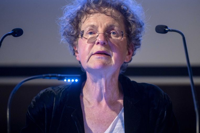 Mirjam de Gorter, kleindochter van Arnold van den Bergh, tijdens de presentatie van een onderzoeksrapport over het boek Het verraad van Anne Frank. Beeld ANP