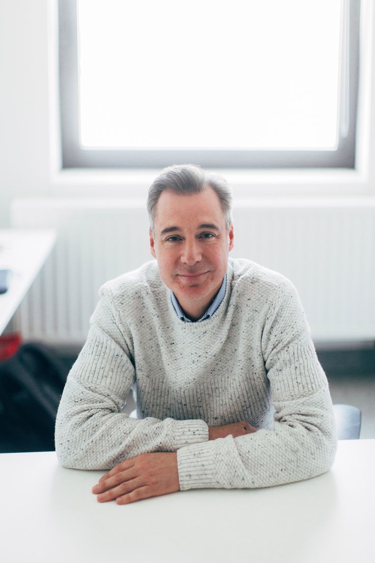 Piet Maes: ‘Een virus kan milder worden naarmate het evolueert, maar dat hoeft niet zo te zijn. Er kan met corona nog veel gebeuren.’ Beeld Anton Coene