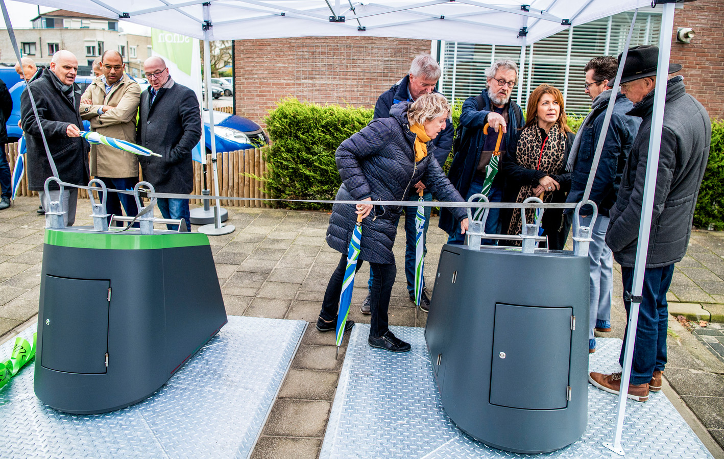 Deze nieuwe containers moeten een einde maken aan troep op straat in