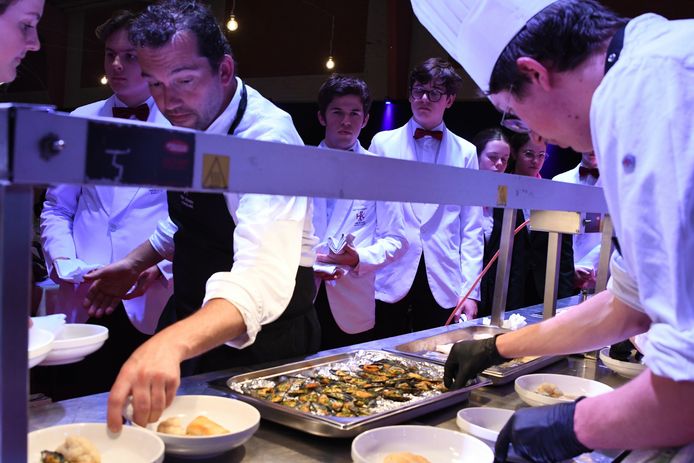 Het was hard werken tijdens ‘Chefs & Students for Charity’