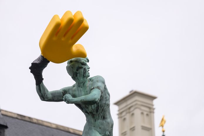 Brabo zegt ‘bye bye’ tegen het Ringviaduct van Merksem. In de plaats komt er een tijdelijke snelweg of ‘bypass’, terwijl de overkapte snelweg gebouwd wordt.