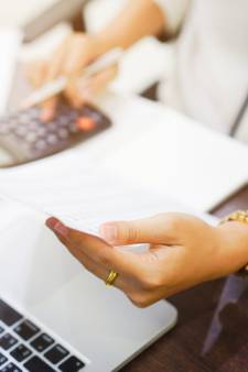 Trois mois plus tard, les femmes belges atteignent seulement l'égalité salariale pour l'année 2022