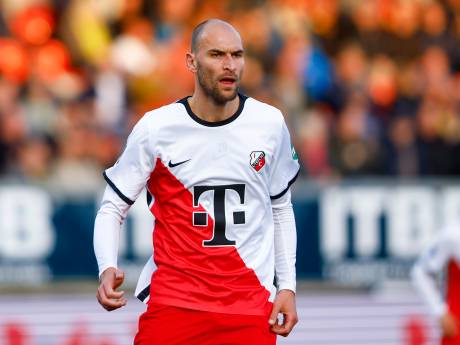 Silberbauer duimt voor snelle rentree Dost bij FC Utrecht: ‘Een doelpuntmaker kan het verschil maken’