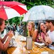 Waar komt die wens om (weer) op het terras te zitten vandaan? ‘De beste zitplaatsen voor de choreografie van het leven’