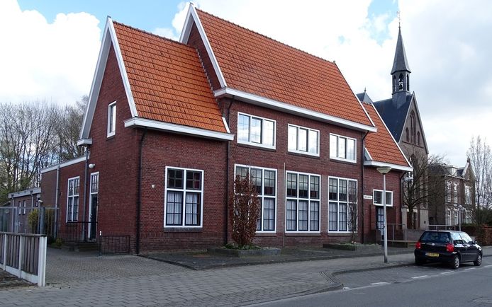Het parochiehuis in Glanerbrug, naast de katholieke kerk. Zodra de kerk is verkocht, krijgt het pand een grondige opknapbeurt.