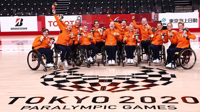 De rolstoelbasketbalsters veroverden in Tokio het goud.