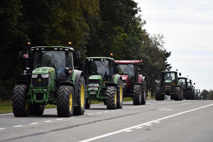 Belgische boeren reden in 2009 al eens in een stoet met tractoren om aandacht te vragen voor de melkcrisis.