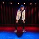 Victor Luis van Es stopt zijn conferences vol met rake details en beschrijvingen ★★★☆☆