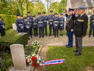 Bijzondere herdenking bij graf van Canadese piloot
