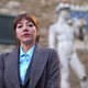 Wat als Philomena Cunk ‘Het verhaal van Vlaanderen’ presenteerde?