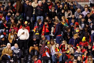 Supporters in het Koning Boudewijnstadion: “Geen paniek, fans zingen samen”