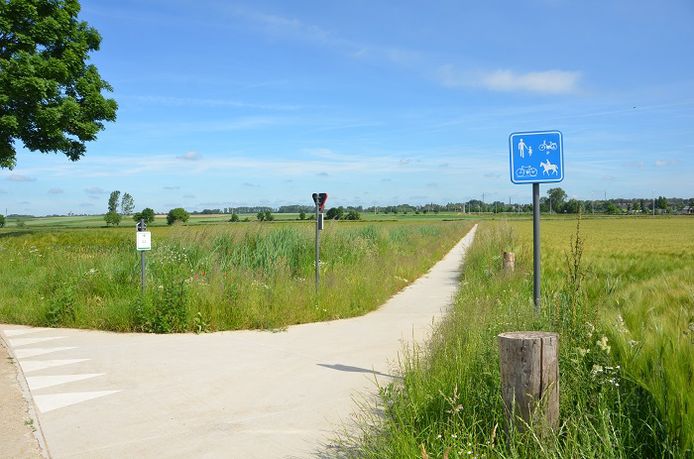 De inwoners van de omliggende dorpen krijgen veilige fietspaden en nieuwe wandelpaden in hun directe omgeving, het erfgoed blijft zichtbaar dankzij nieuwe toeristische hotspots.