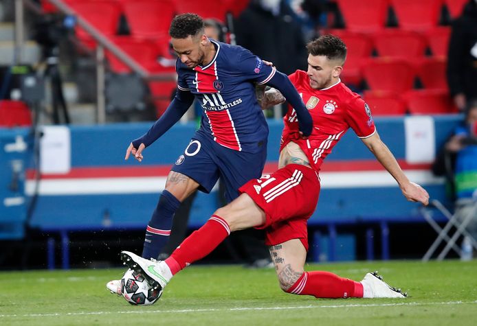 Neymar, hier in duel met Lucas Hernandez, was tegen Bayern nauwelijks af te stoppen.