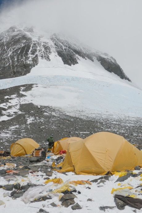 “Navrant”: un camp de l’Everest transformé en véritable décharge à ciel ouvert