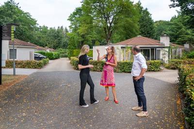 Laatste drempel voor winterwonen op Verscholen Dorp is weg: bungaloweigenaren sturen bestuur de laan