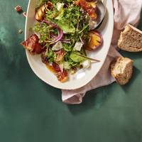 Zomersalade met gegrilde nectarine & gorgonzola
