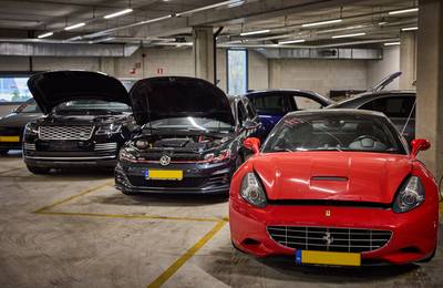 Lamborghini, Porsches en Louis Vuitton-tasjes: Siham bulkte van ‘fout geld’ maar beweert dat ze CEO