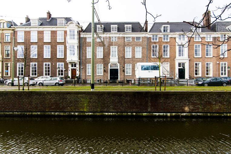 De gebouwen van de liberale synagoge in Den Haag worden goed beveiligd. Beeld ANP