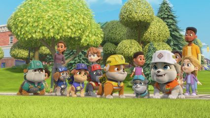 4. De crew bouwt een speeltuin & De crew repareert een dak