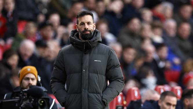 Ruud van Nistelrooij ergert zich in eerste instantie aan PSV, maar ziet op tijd verandering: ‘Drommel redt ons knap’