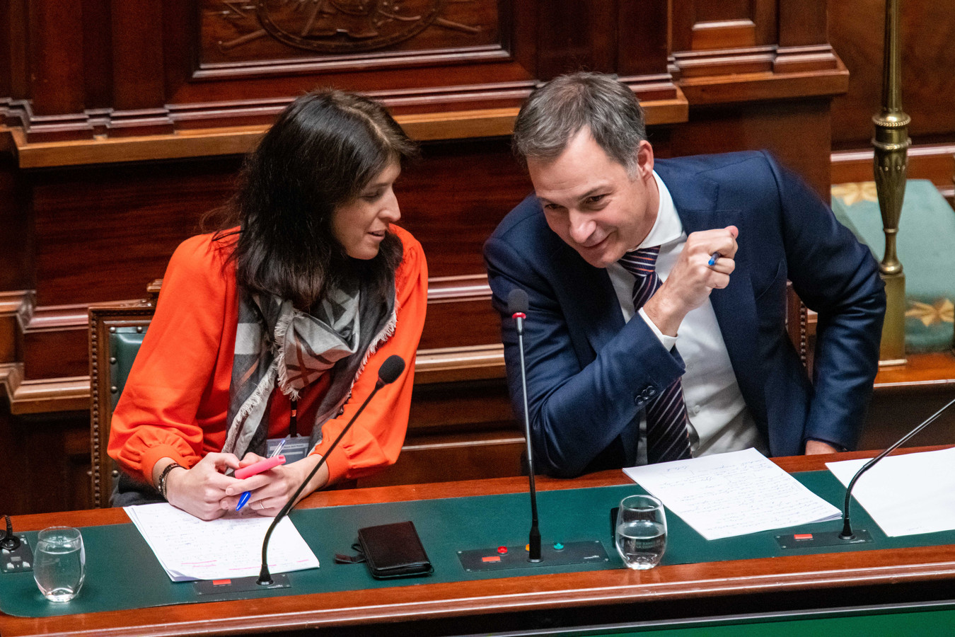 Alexia Bertrand, la nouvelle Secrétaire d'État au Budget, et Alexander De Croo, le PM