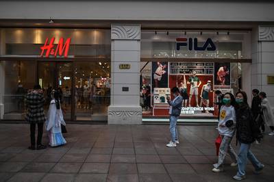 Chinese winkels H&M dicht na woede om katoenrel Oeigoeren