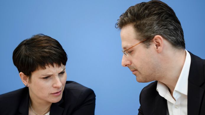 Frauke Petry en haar echtgenoot Marcus Pretzell. Hij is fractieleider van AfD in de deelstaat Noordrijn-Westfalen.